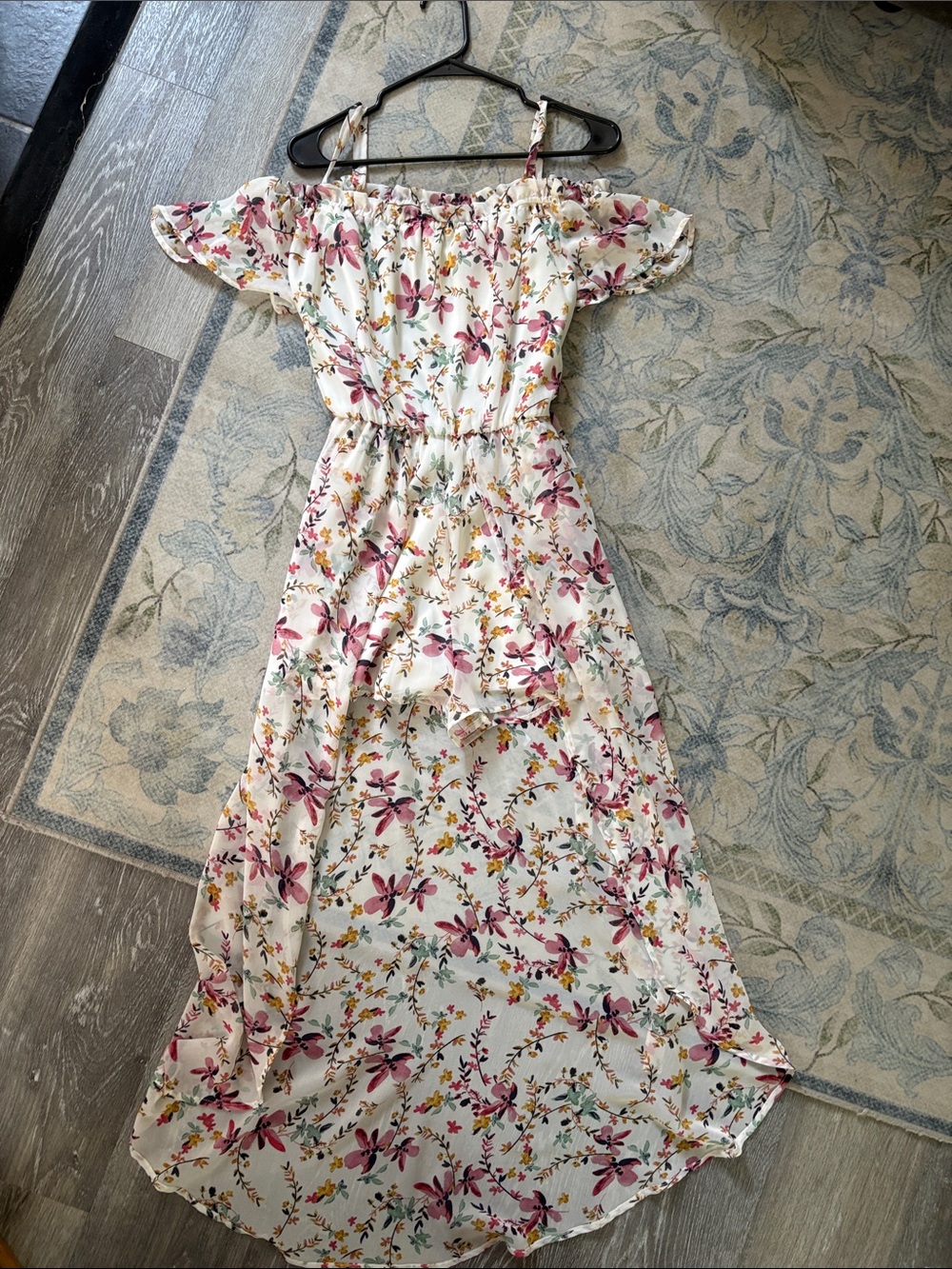 Floral Off-Shoulder Maxi Dress in White and Pink